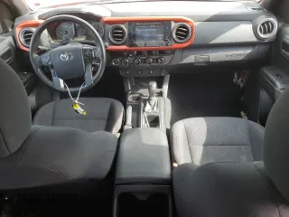 2017 Toyota Tacoma SR5 with VIN 3TMCZ5AN7HM060246, listed as a Copart auction lot 52580665 with 107,292 mi miles and Salvage Title. Bid and sale history available at carsss.com. Image 8.