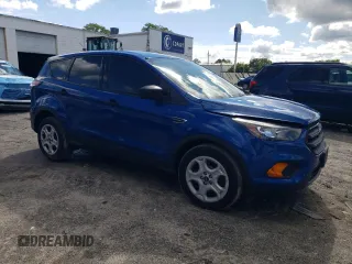 2018 Ford Escape S z VIN 1FMCU0F76JUC55683, wystawiony jako Copart lot #57614815 z przebiegiem 70 557 mil mil oraz Szkoda całkowita • Salvage title. Historia ofert i sprzedaży dostępna na DreamBid. Obrazek 4.