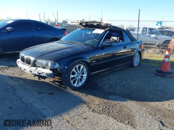 2001 BMW 3 Series 325Ci with VIN WBABS33421JY55150, listed as a IAAI auction lot 41436509 with 136,650 mi miles. Bid and sale history available at carsss.com. Image 2.