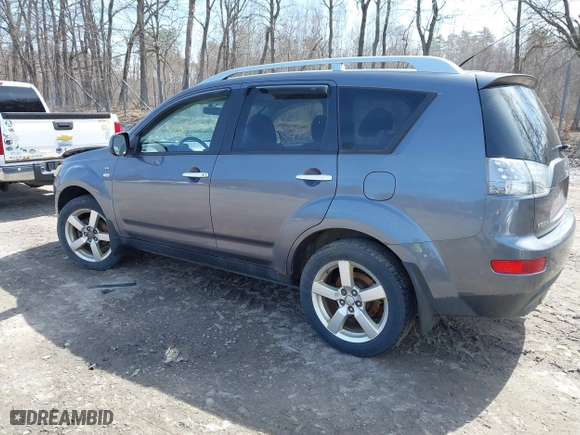 2008 Mitsubishi Outlander XLS with VIN JA4MT41X88Z013687, listed as a IAAI auction lot 41941061 with 170,526 mi miles. Bid and sale history available at carsss.com. Image 3.