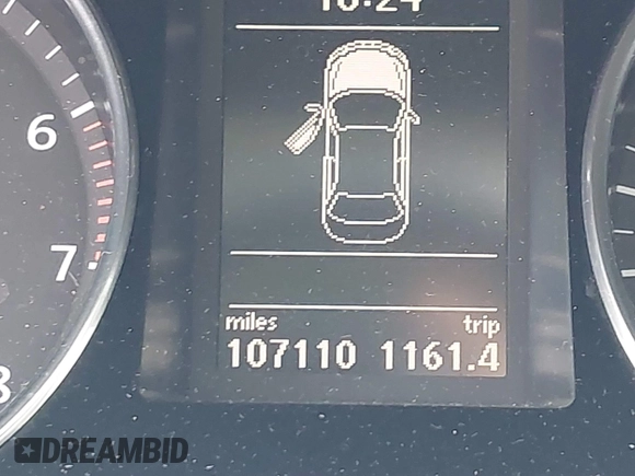 2010 Volkswagen CC Lux Plus with VIN WVWHN7AN6AE541937, listed as a IAAI auction lot 42018765 with 107,110 mi miles. Bid and sale history available at carsss.com. Image 15.