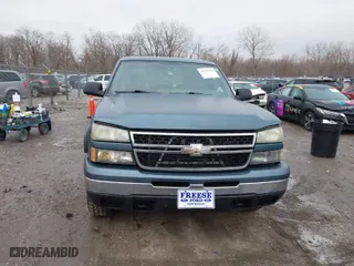 2006 Chevrolet Silverado 1500 LS with VIN 2GCEK13VX61224130, listed as a IAAI auction lot 41495787 with 250,919 mi miles. Bid and sale history available at carsss.com. Image 12.