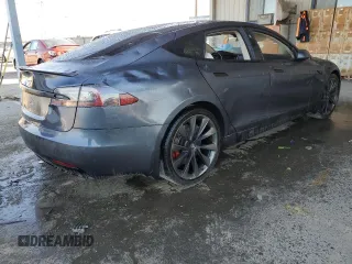 2018 Tesla Model S 75D with VIN 5YJSA1E48JF254615, listed as a Copart auction lot 49901715 with 109,694 mi miles and Salvage title. Bid and sale history available at DreamBid. Image 3.