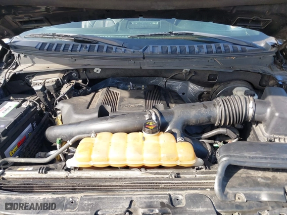2018 Ford Expedition Limited with VIN 1FMJU1KT2JEA18554, listed as a IAAI auction lot 41754552 with 196,780 mi miles. Bid and sale history available at carsss.com. Image 10.
