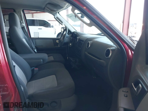 2003 Ford Expedition Special Service z VIN 1FMRU15WX3LC04818, wystawiony jako IAAI lot #42536869 z przebiegiem 142 266 mil mil oraz . Historia ofert i sprzedaży dostępna na DreamBid. Obrazek 5.