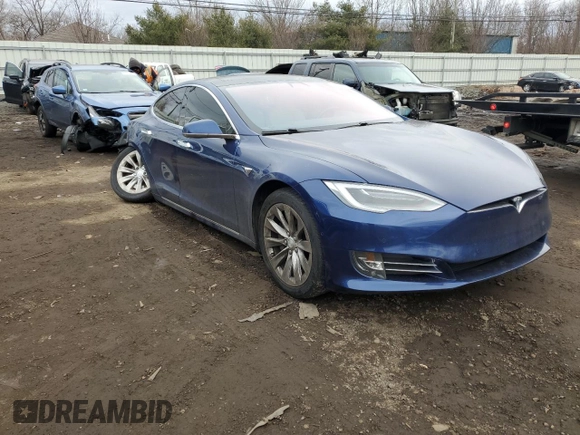 2018 Tesla Model S 75D with VIN 5YJSA1E20JF269303, listed as a Copart auction lot 47971925 with 112,181 mi miles and Salvage title. Bid and sale history available at DreamBid. Image 4.