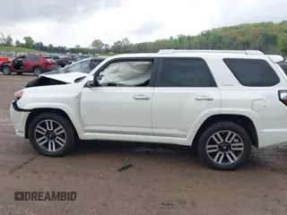 2018 Toyota 4Runner SR5 with VIN JTEBU5JR6J5556143, listed as a IAAI auction lot 42012478 with 87,394 mi miles and . Bid and sale history available at carsss.com. Image 14.