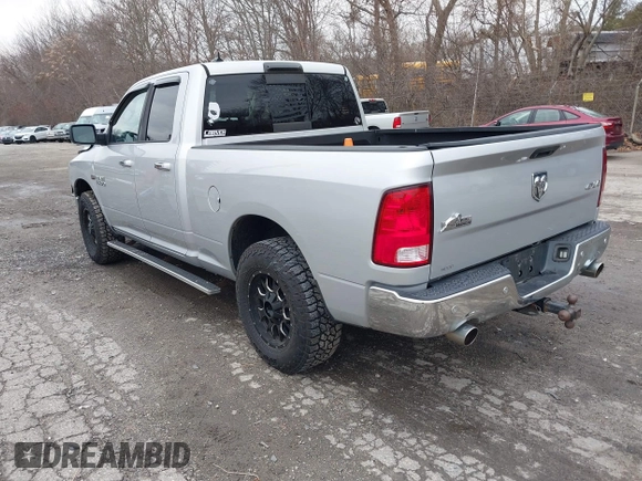 2015 Ram 1500 Big Horn z VIN 1C6RR7GT1FS537244, wystawiony jako IAAI lot #41283487 z przebiegiem 104 713 mil mil oraz . Historia ofert i sprzedaży dostępna na DreamBid. Obrazek 3.