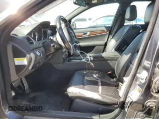 2013 Mercedes-Benz C 300 Sport z VIN WDDGF8AB3DG122432, wystawiony jako Copart lot #47444215 z przebiegiem 139 825 mil mil oraz Szkoda całkowita • Salvage title. Historia ofert i sprzedaży dostępna na DreamBid. Obrazek 7.