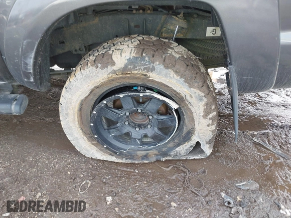2014 Toyota Tacoma with VIN 3TMLU4EN0EM148389, listed as a IAAI auction lot 41490721 with 119,731 mi miles. Bid and sale history available at carsss.com. Image 6.