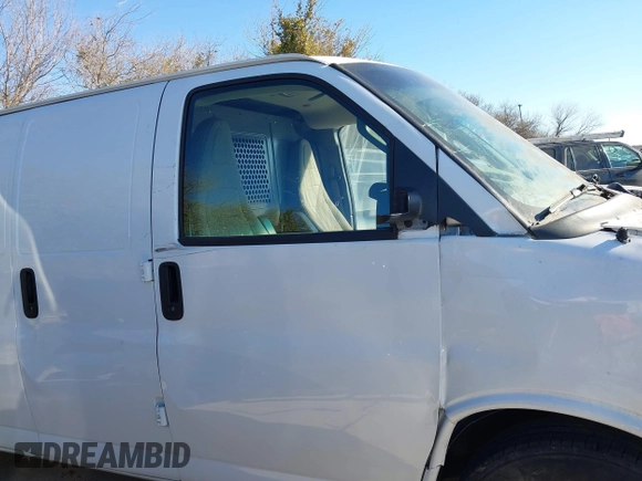 2021 Chevrolet City Express Cargo z VIN 1GCZGGF70M1144857, wystawiony jako IAAI lot #41474258 z przebiegiem 155 494 mil mil oraz . Historia ofert i sprzedaży dostępna na DreamBid. Obrazek 12.