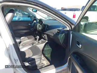 2019 Jeep Compass Latitude with VIN 3C4NJCBB9KT623674, listed as a IAAI auction lot 41455725 with 119,392 mi miles and . Bid and sale history available at DreamBid. Image 5.