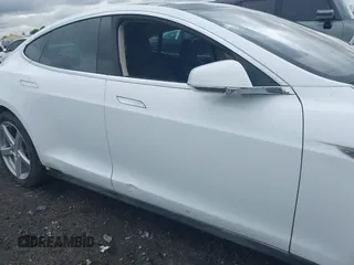 2013 Tesla Model S с VIN 5YJSA1CN0DFP31750, выставлен на аукционе IAAI как лот 41911343 с пробегом 209 664 миль миль и . История ставок и продаж доступна на DreamBid. Изображение 21.