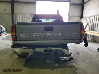 2000 Chevrolet Silverado 1500 LS with VIN 2GCEK19TXY1364347, listed as a Copart auction lot 82390404 with 197,959 mi miles and Non Repairable. Bid and sale history available at carsss.com. Image 6.