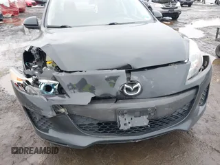 2013 Mazda 3 i Touring z VIN JM1BL1VPXD1822414, wystawiony jako IAAI lot #41526923 z przebiegiem 101 825 mil mil oraz . Historia ofert i sprzedaży dostępna na DreamBid. Obrazek 6.