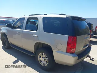 2007 GMC Yukon SLT with VIN 1GKFC13037J136165, listed as a IAAI auction lot 41766226 with 204,677 mi miles. Bid and sale history available at carsss.com. Image 3.