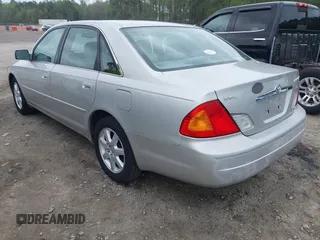 2002 Toyota Avalon XL with VIN 4T1BF28B82U240087, listed as a IAAI auction lot 41699355 with 263,253 mi miles. Bid and sale history available at carsss.com. Image 3.