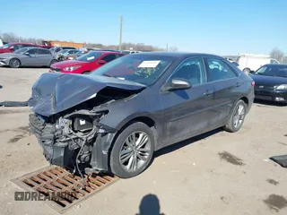 2017 Toyota Camry XLE z VIN 4T1BF1FK3HU424732, wystawiony jako IAAI lot #41684988 z przebiegiem 142 245 mil mil oraz . Historia ofert i sprzedaży dostępna na DreamBid. Obrazek 2.