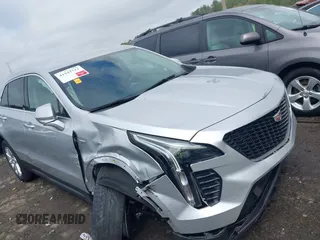 2019 Cadillac XT4 FWD Luxury z VIN 1GYAZAR43KF160132, wystawiony jako IAAI lot #41941512 z przebiegiem 68 835 mil mil oraz . Historia ofert i sprzedaży dostępna na DreamBid. Obrazek 6.