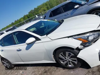 2019 Nissan Altima S with VIN 1N4BL4BVXKC155016, listed as a IAAI auction lot 41980978 with 97,688 mi miles and . Bid and sale history available at carsss.com. Image 13.