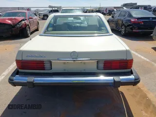 1981 Mercedes-Benz 380 380SL with VIN WDBBA45A0BB004442, listed as a IAAI auction lot 42124354 with 177,453 mi miles. Bid and sale history available at carsss.com. Image 16.