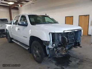 2012 GMC Sierra 1500 SLE with VIN 3GTP2VE77CG232123, listed as a IAAI auction lot 42020502 with 205,122 mi miles. Bid and sale history available at carsss.com. Image 1.