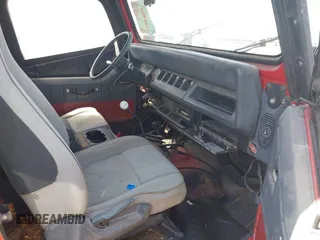 1994 Jeep Wrangler with VIN 1J4FY29S1RP437913, listed as a IAAI auction lot 42185965 with 245,618 mi miles and . Bid and sale history available at DreamBid. Image 5.