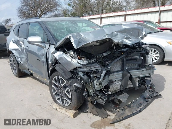 2025 Chevrolet Blazer RS с VIN 3GNKBKRS3SS124978, выставлен на аукционе IAAI как лот 41679182 с пробегом 3 532 миль миль и . История ставок и продаж доступна на DreamBid. Изображение 1.