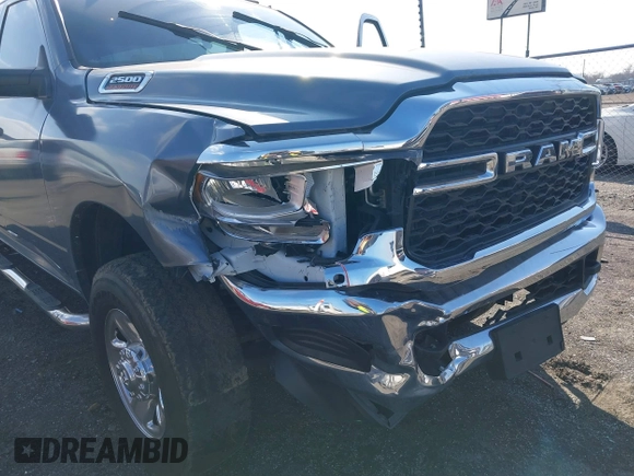 2022 Ram 2500 Tradesman with VIN 3C6UR5HJ2NG111757, listed as a IAAI auction lot 41537105 with 64,589 mi miles and . Bid and sale history available at DreamBid. Image 6.