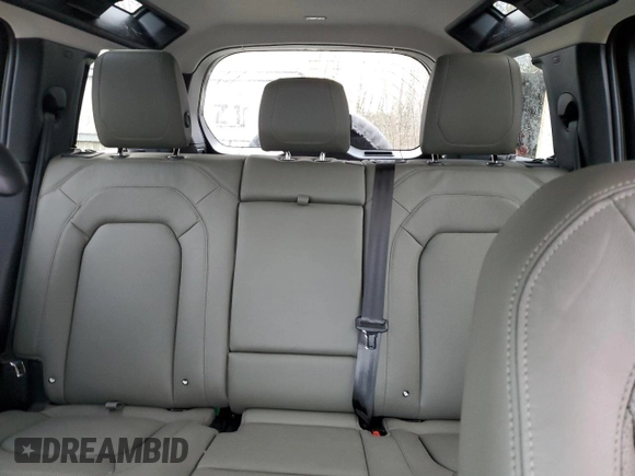 2024 Land Rover Defender S with VIN SALEJ7EX9R2343479, listed as a Copart auction lot 84972984 with 3,124 mi miles and Salvage title. Bid and sale history available at DreamBid. Image 10.
