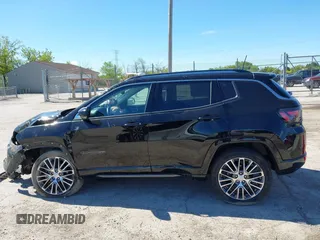 2022 Jeep Compass Limited z VIN 3C4NJDCB4NT189558, wystawiony jako IAAI lot #42337555 z przebiegiem 40 109 mil mil oraz . Historia ofert i sprzedaży dostępna na DreamBid. Obrazek 13.