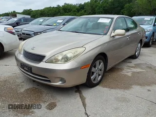 2005 Lexus ES 330 with VIN JTHBA30G855068642, listed as a IAAI auction lot 42137745 with 145,471 mi miles. Bid and sale history available at carsss.com. Image 2.