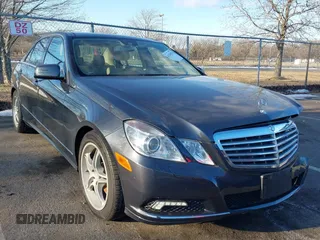 2010 Mercedes-Benz E-Class E 550 Luxury with VIN WDDHF9AB4AA207739, listed as a IAAI auction lot 41343070 with 71,390 mi miles. Bid and sale history available at carsss.com. Image 1.