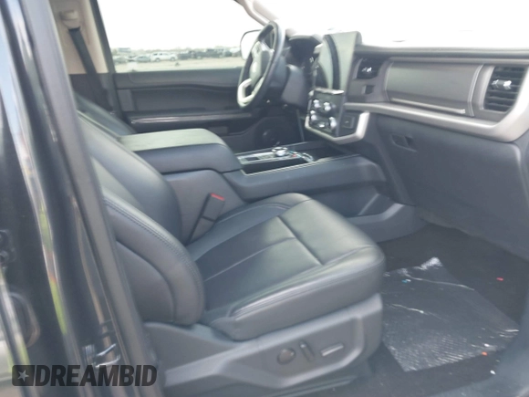 2022 Ford Expedition XLT with VIN 1FMJU1HT0NEA56894, listed as a IAAI auction lot 41450620 with 23,695 mi miles. Bid and sale history available at carsss.com. Image 5.