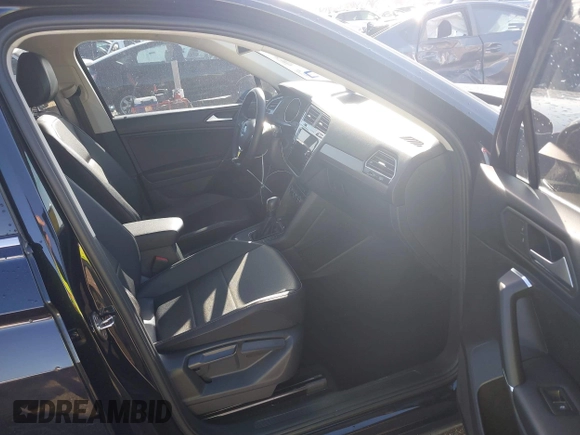2020 Volkswagen Tiguan SE with VIN 3VV3B7AX0LM106561, listed as a IAAI auction lot 41712689 with 85,374 mi miles and . Bid and sale history available at DreamBid. Image 5.