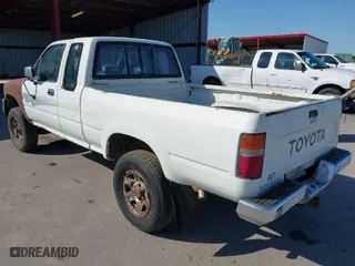 1992 Toyota 4WD Pickups DLX with VIN JT4VN13D3N5072252, listed as a IAAI auction lot 41928277 with 317,204 mi miles. Bid and sale history available at carsss.com. Image 3.
