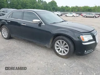 2012 Chrysler 300 Limited z VIN 2C3CCACG7CH198230, wystawiony jako IAAI lot #42435771 z przebiegiem 192 560 mil mil oraz . Historia ofert i sprzedaży dostępna na DreamBid. Obrazek 1.