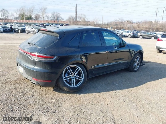2019 Porsche Macan with VIN WP1AA2A57KLB07005, listed as a IAAI auction lot 41687951 with NaN miles. Bid and sale history available at carsss.com. Image 4.