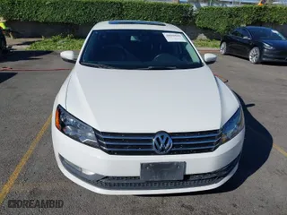 2015 Volkswagen Passat 1.8T SE w/Sunroof & Nav with VIN 1VWBT7A3XFC075648, listed as a IAAI auction lot 40808040 with 189,620 mi miles. Bid and sale history available at carsss.com. Image 12.