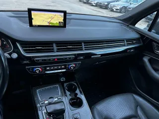 2017 Audi Q7 Premium Plus with VIN WA1LAAF78HD031810, listed as a Copart auction lot 50071405 with 119,171 mi miles and Clean Title. Bid and sale history available at carsss.com. Image 9.