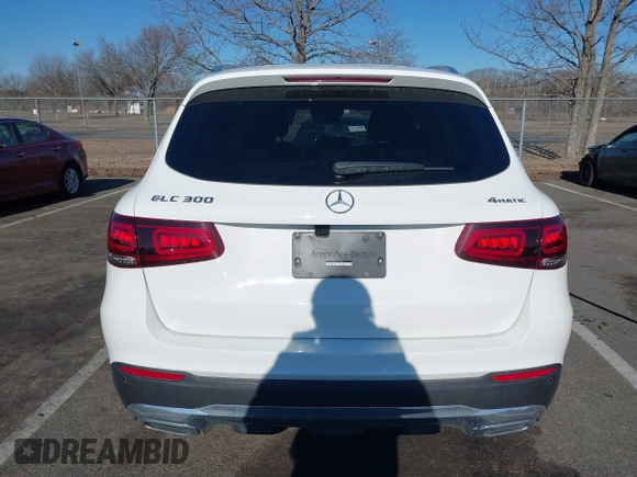 2020 Mercedes-Benz GLC 300 z VIN WDC0G8EB4LF716707, wystawiony jako IAAI lot #41695111 z przebiegiem 27 715 mil mil oraz . Historia ofert i sprzedaży dostępna na DreamBid. Obrazek 16.