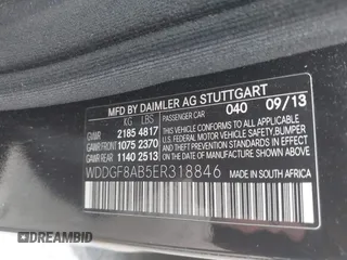 2014 Mercedes-Benz C-Class C 300 Sport with VIN WDDGF8AB5ER318846, listed as a IAAI auction lot 40087045 with 999,999 mi miles. Bid and sale history available at carsss.com. Image 9.