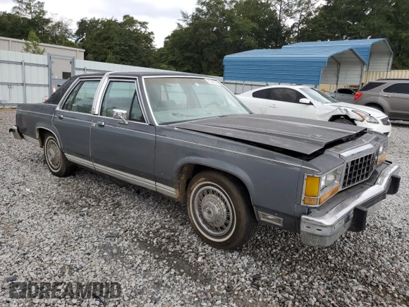 1985 Ford Crown Victoria z VIN 2FABP43F6FX102527, wystawiony jako Copart lot #71747574 z przebiegiem 50 249 mil mil oraz Nie do naprawy. Historia ofert i sprzedaży dostępna na DreamBid. Obrazek 4.