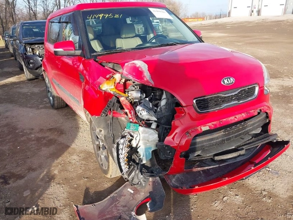 2013 Kia Soul + with VIN KNDJT2A67D7616379, listed as a IAAI auction lot 41499581 with 90,276 mi miles. Bid and sale history available at carsss.com. Image 1.