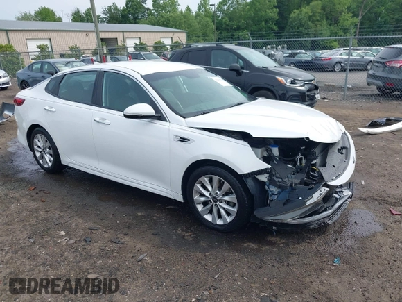 2018 Kia Optima S z VIN 5XXGT4L36JG233495, wystawiony jako IAAI lot #42284838 z przebiegiem 67 323 mil mil oraz . Historia ofert i sprzedaży dostępna na DreamBid. Obrazek 1.