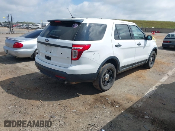 2013 Ford Utility Police Interceptor with VIN 1FM5K8AR1DGC63408, listed as a IAAI auction lot 42075944 with 155,382 mi miles. Bid and sale history available at carsss.com. Image 4.
