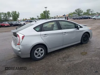2015 Toyota Prius Four z VIN JTDKN3DU6F1917374, wystawiony jako IAAI lot #42320481 z przebiegiem 145 128 mil mil oraz . Historia ofert i sprzedaży dostępna na DreamBid. Obrazek 4.