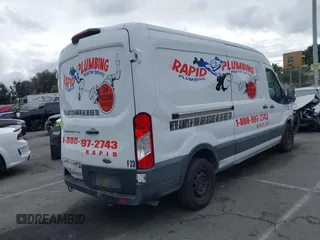 2021 Ford Transit Cargo z VIN 1FTBR1C87MKA81434, wystawiony jako IAAI lot #41759890 z przebiegiem 221 227 mil mil oraz . Historia ofert i sprzedaży dostępna na DreamBid. Obrazek 4.