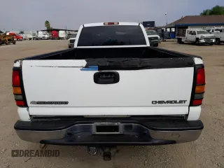 2005 Chevrolet Silverado 3500 LS with VIN 1GCJC39U35E255626, listed as a Copart auction lot 75616634 with 237,829 mi miles and Salvage Title. Bid and sale history available at carsss.com. Image 6.
