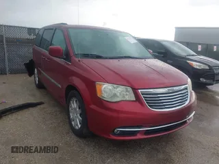 2012 Chrysler Town & Country Touring z VIN 2C4RC1BG1CR252610, wystawiony jako IAAI lot #42124529 z przebiegiem 233 946 mil mil oraz . Historia ofert i sprzedaży dostępna na DreamBid. Obrazek 1.